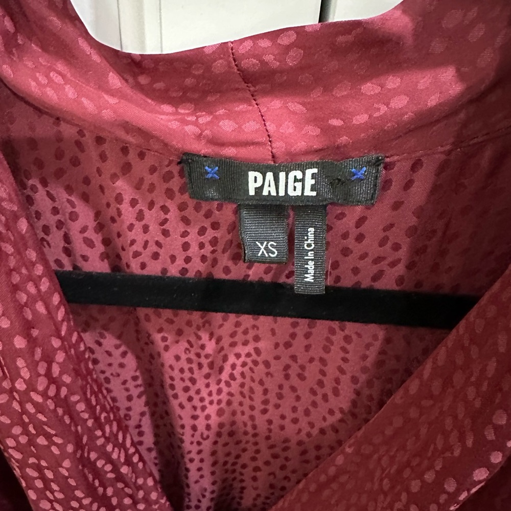 PAIGE Above the knee v neck dress - Picture 5 of 9